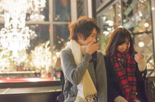 日本男生送女生,温馨甜蜜的校园恋情