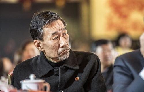 李雪健领奖明星哭了,深情演绎感动无数观众