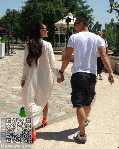 爱戴和老公,甜蜜爱情见证